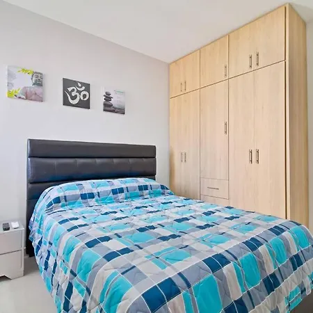 Apartamento Entero Torre Azul Piso 8 *